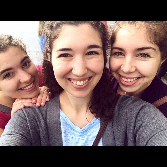 Meet the Posh Reinhards: Paige & Kelsey - Picture 2 of 2